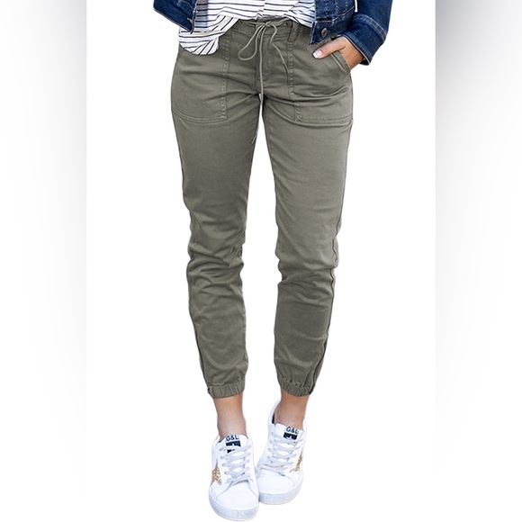 Green slim fit pocketed pants! - Picture 5 of 7